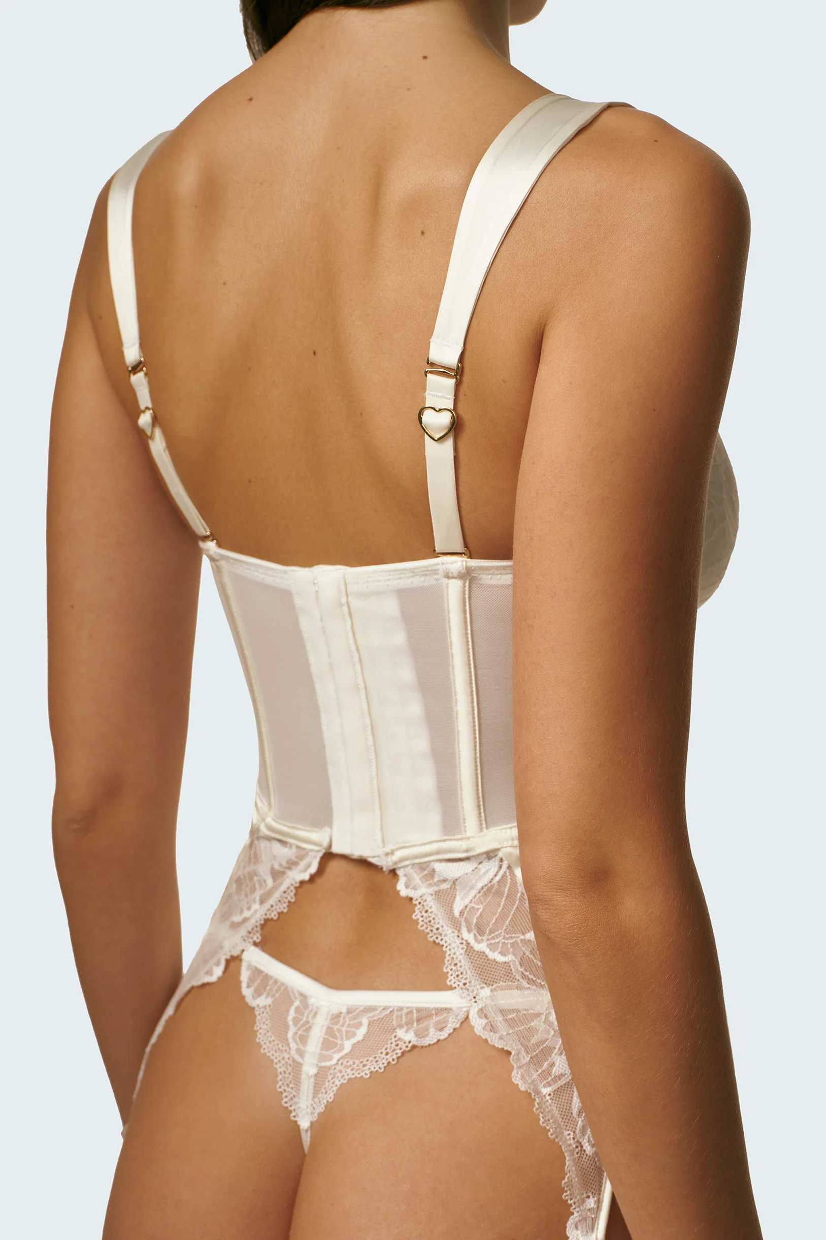 The Showpiece Basque - Image 7